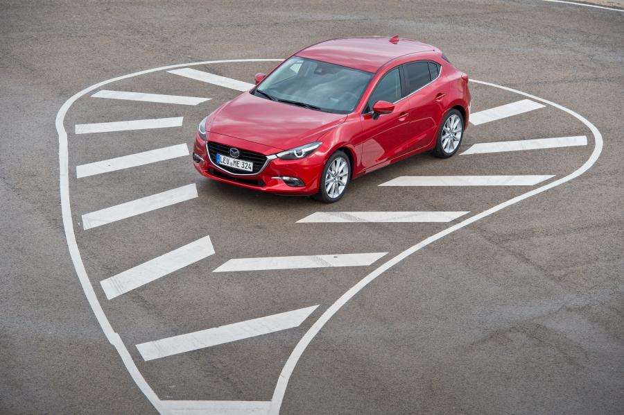  Mazda3 Hatchback 2016 года  (WW) (фото 25 из 37)